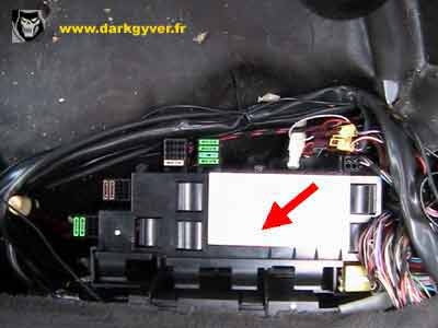 boitier electrique arriere gauche 02