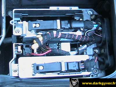 boitier relais et fusibles E34 08