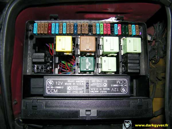 boitier relais et fusibles E34 11